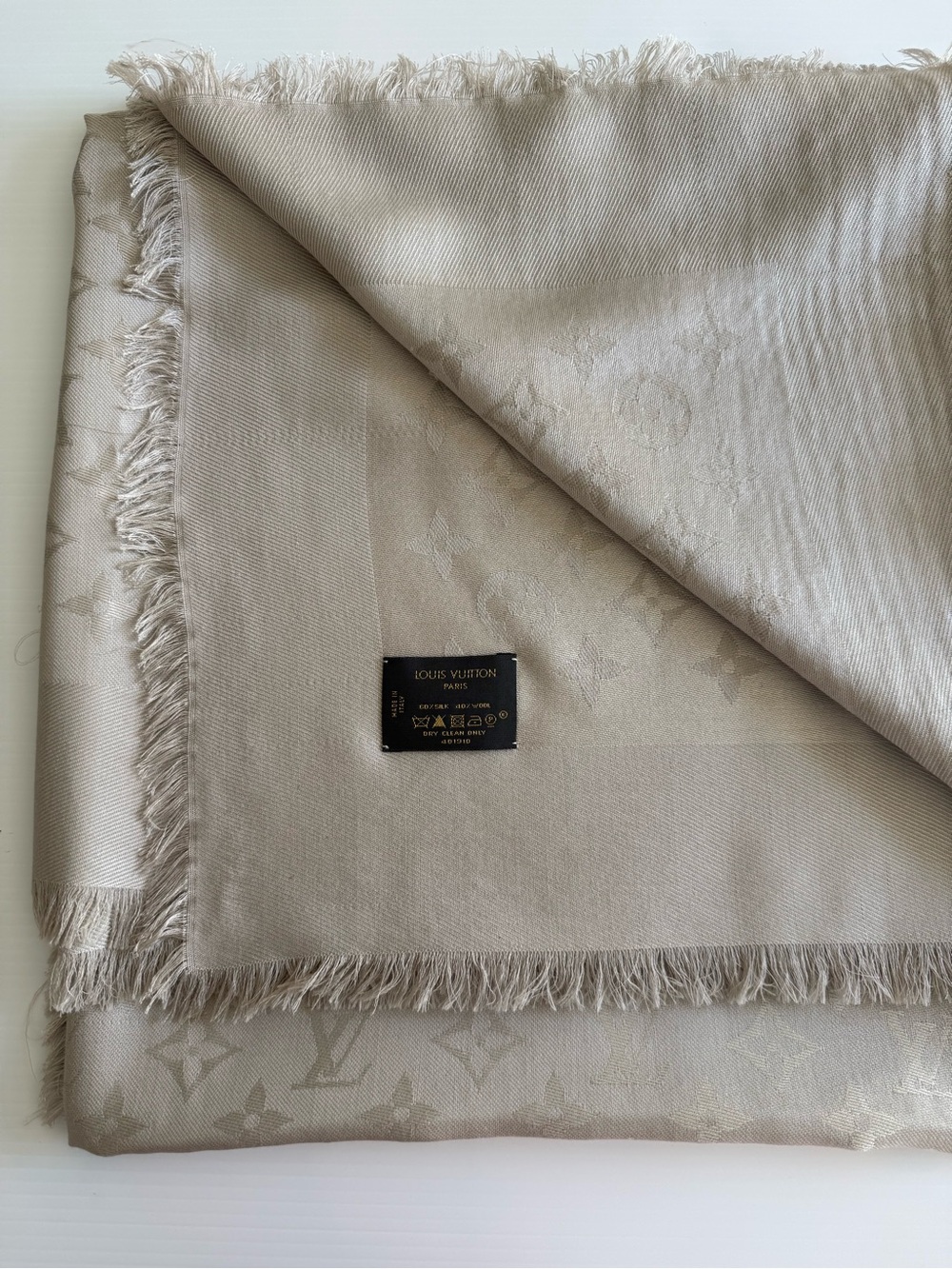 Louis Vuitton Monogram Classic Shawl Cream Silk Wool 55”